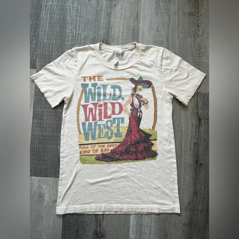 Wild Wild West Graphic Tee Size Small